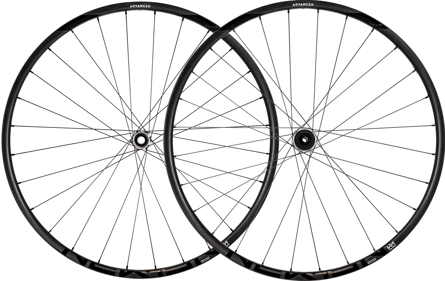 Newmen-Advanced-SL-X-R-25-CL-Fade-R-29-Vorderrad.jpg